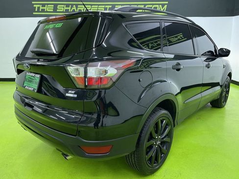 Used 2018 Ford Escape SE w/ SE Sport Appearance Package image 10