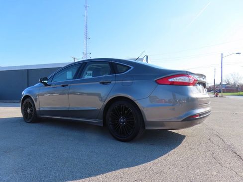 Used 2014 Ford Fusion SE w/ Equipment Group 202A image 3