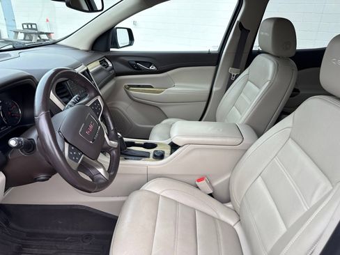 Used 2019 GMC Acadia Denali w/ Technology Package FWD image 20