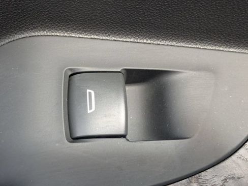Used 2023 GMC Acadia Denali w/ Denali Technology Package FWD image 26