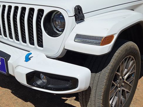 Used 2023 Jeep Wrangler Unlimited Sahara image 9