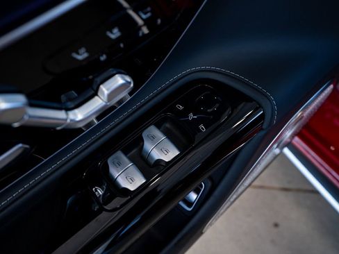 Used 2022 Mercedes-Benz SL 55 AMG 4MATIC image 25