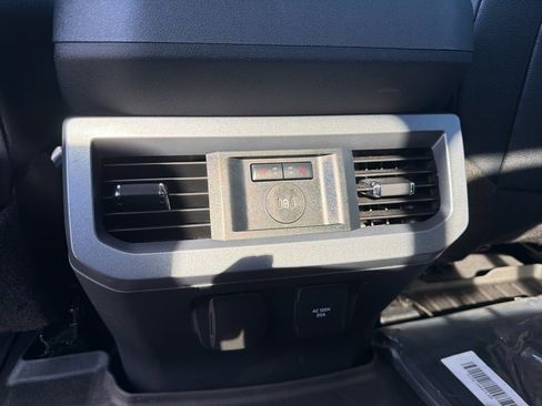 Used 2024 Ford F350 Lariat w/ Lariat Ultimate Package image 12