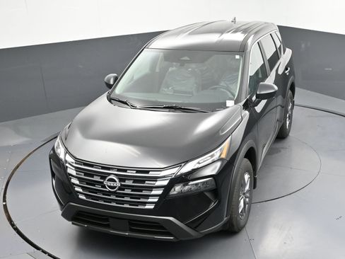 Certified 2025 Nissan Rogue S image 18