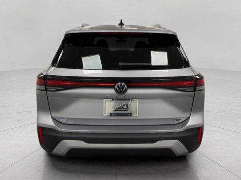New 2025 Volkswagen Tiguan SE image 4