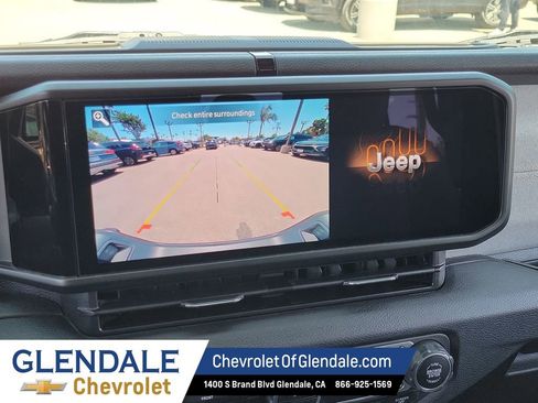 Used 2025 Jeep Gladiator Sport AWD/4WD image 28
