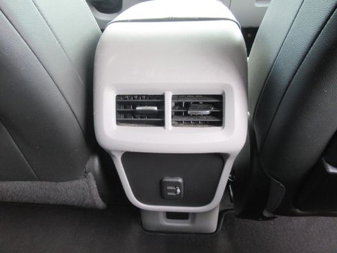 Used 2022 GMC Terrain SLT FWD image 31