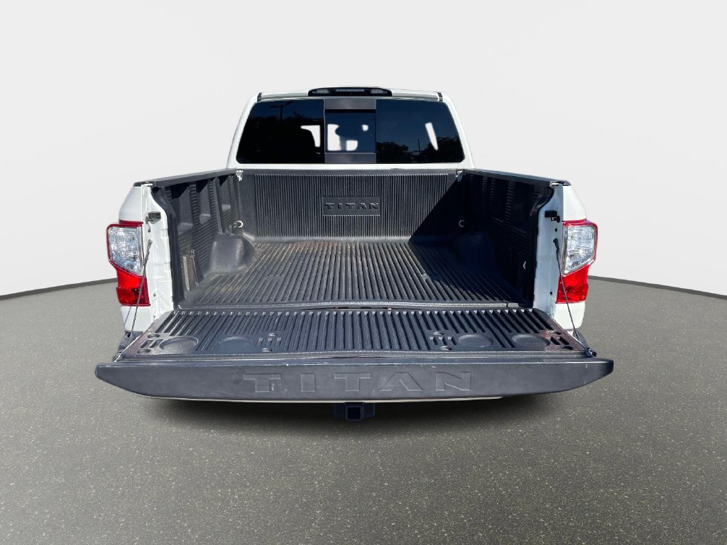 Used 2018 Nissan Titan SV w/ SV Convenience Package AWD/4WD image 14