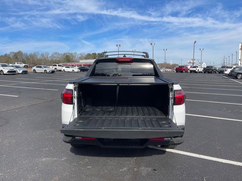 Used 2025 Hyundai Santa Cruz SEL image 16