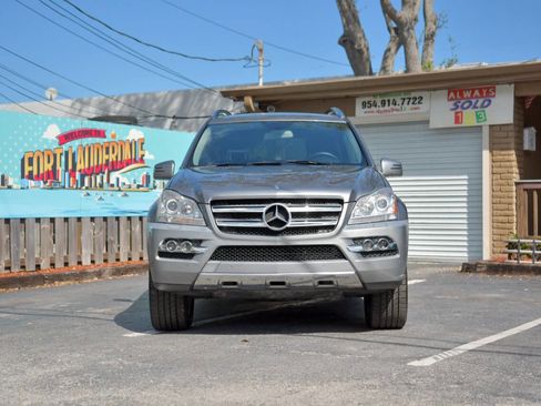 Used 2011 Mercedes-Benz GL 450 4MATIC image 2