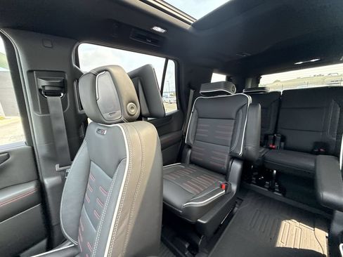 Used 2026 GMC Yukon AT4 Ultimate AWD/4WD image 12