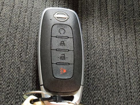 Used 2023 Nissan Rogue SV FWD image 32