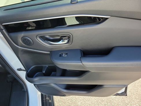 Used 2023 Honda Pilot Touring image 12