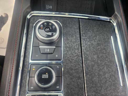 Used 2023 Ford Expedition Limited image 19