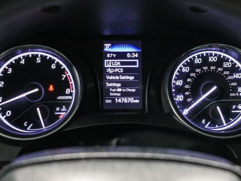 Used 2020 Toyota Camry LE FWD image 23