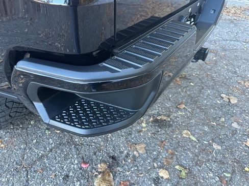 Used 2021 Chevrolet Silverado 1500 Custom Trail Boss w/ LPO, Dark Essentials Package image 27