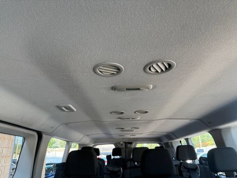 Used 2024 Ford Transit 350 XLT RWD image 28