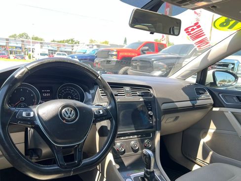 Used 2018 Volkswagen Golf SE FWD image 15