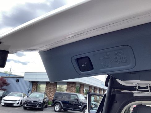 Used 2019 Lincoln Navigator L Black Label AWD/4WD image 17