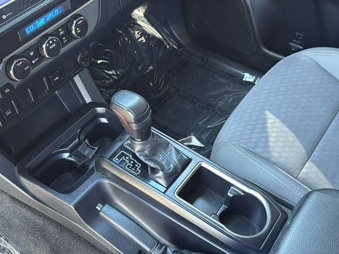 Used 2022 Toyota Tacoma SR image 22