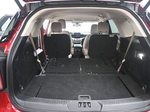 Certified 2022 Ford Explorer XLT w/ Equipment Group 202A RWD image 10