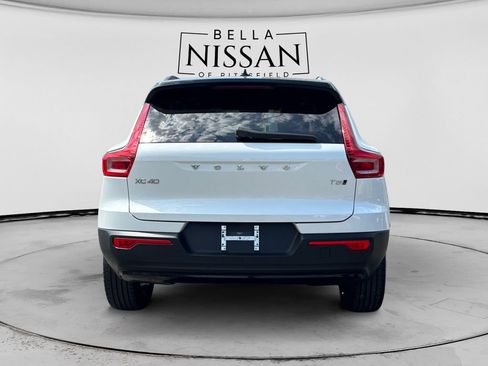 Used 2022 Volvo XC40 T5 R-Design AWD/4WD image 4