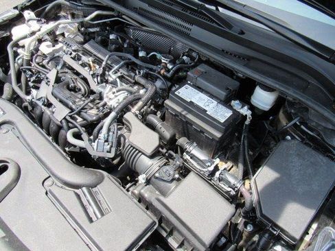 Used 2025 Toyota Corolla LE FWD image 42