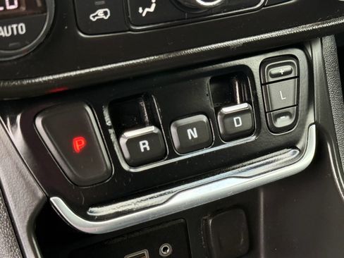 Used 2021 GMC Terrain SLE w/ Driver Convenience Package FWD image 26