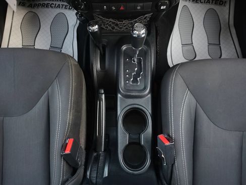 Used 2018 Jeep Wrangler Unlimited Sahara AWD/4WD image 24