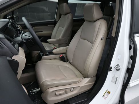 Used 2023 Honda Odyssey EX-L image 17