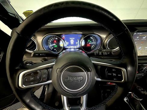 Used 2023 Jeep Wrangler Unlimited Rubicon 4xe w/ Cold Weather Group AWD/4WD image 13