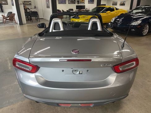 Used 2017 FIAT 124 Spider Lusso RWD image 15