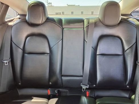 Used 2023 Tesla Model 3 Standard Range image 12