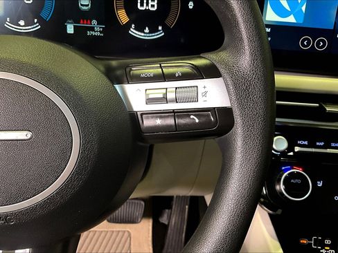 Used 2025 Hyundai Tucson SEL image 12