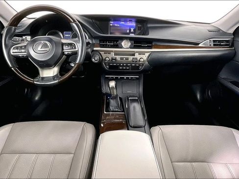 Used 2017 Lexus ES 350 w/ Luxury Package FWD image 21