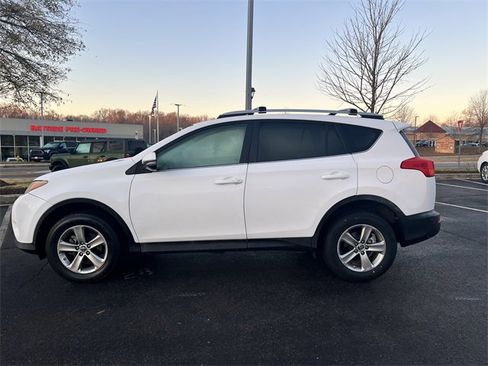 Used 2015 Toyota RAV4 XLE image 9