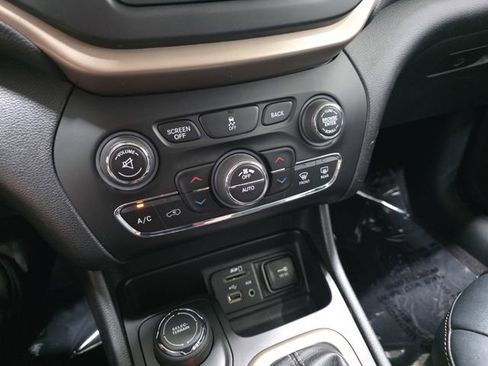 Used 2016 Jeep Cherokee High Altitude AWD/4WD image 24