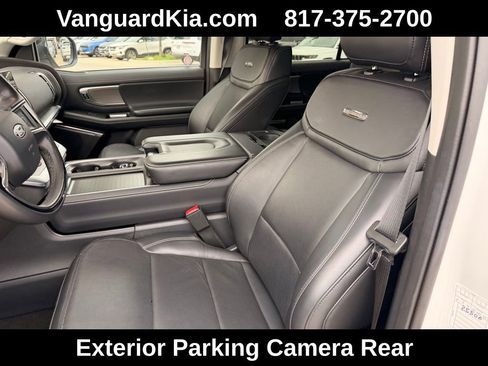 Used 2025 Ford Expedition Platinum AWD/4WD image 13
