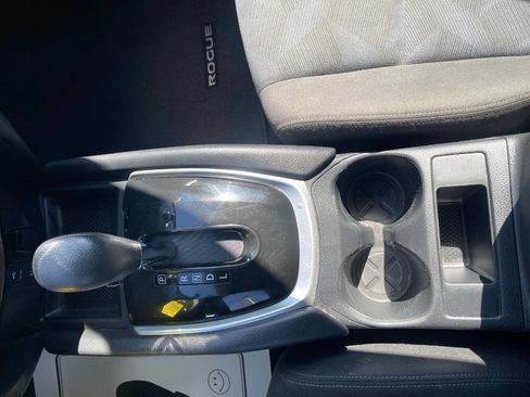 Used 2016 Nissan Rogue S w/ Appearance Package image 16