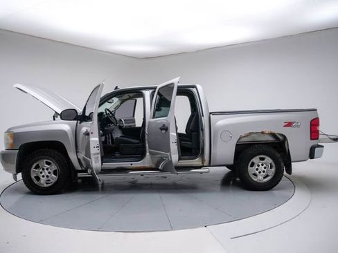 Used 2007 Chevrolet Silverado 1500 LT w/ 1LT Convenience Package AWD/4WD image 18