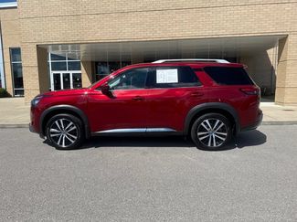 Used 2025 Nissan Pathfinder Platinum w/ Cargo Package FWD 360° Tour