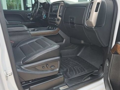 Used 2018 GMC Sierra 3500 Denali AWD/4WD image 13