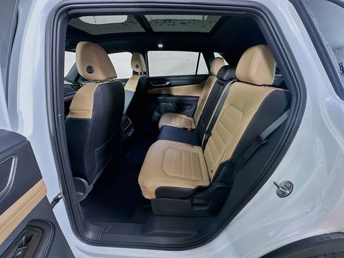 New 2026 Volkswagen Atlas Cross Sport SEL AWD/4WD image 25