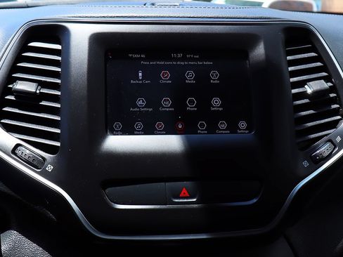 Used 2019 Jeep Cherokee Latitude w/ Popular Appearance Group FWD image 47
