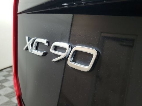 Used 2024 Volvo XC90 B5 Plus AWD/4WD image 10