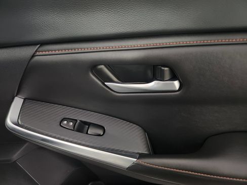 Certified 2025 Nissan Sentra SR FWD image 15