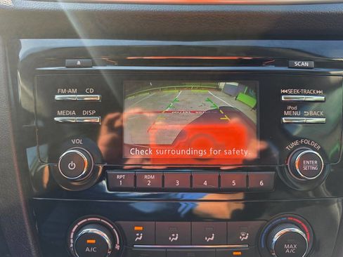Used 2014 Nissan Rogue S FWD image 59