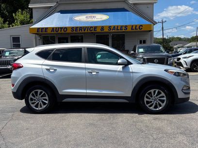Used 2017 Hyundai Tucson SE w/ SE Popular Package 02