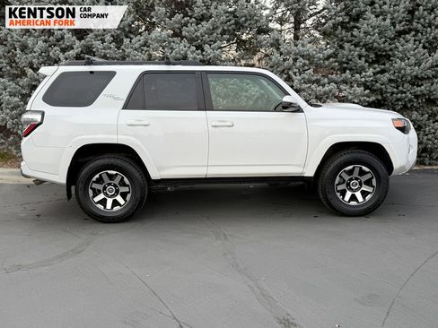 Used 2020 Toyota 4Runner TRD Off-Road image 10