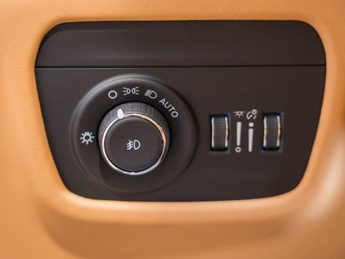 New 2025 Jeep Grand Cherokee Summit image 44